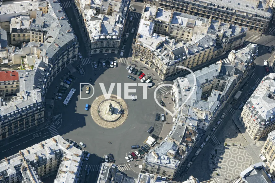 Photo Dominique VIET - place des victoires