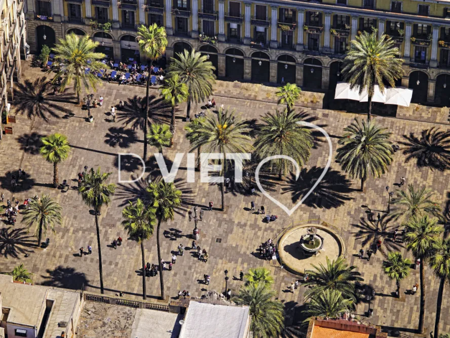 Photo Dominique VIET - Plaça Reial