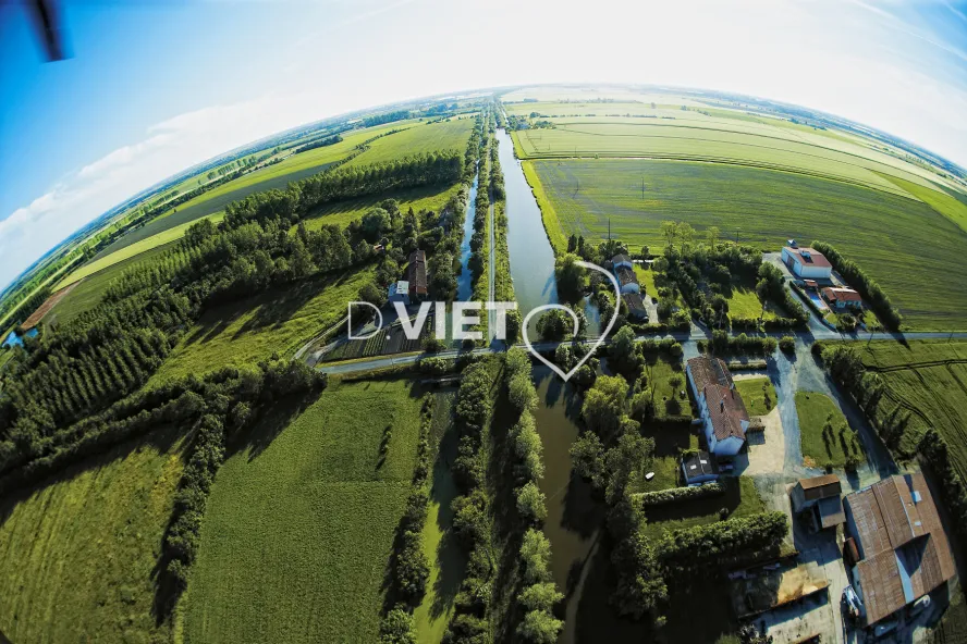 Photo Dominique VIET - Canal de vix marais poitevin