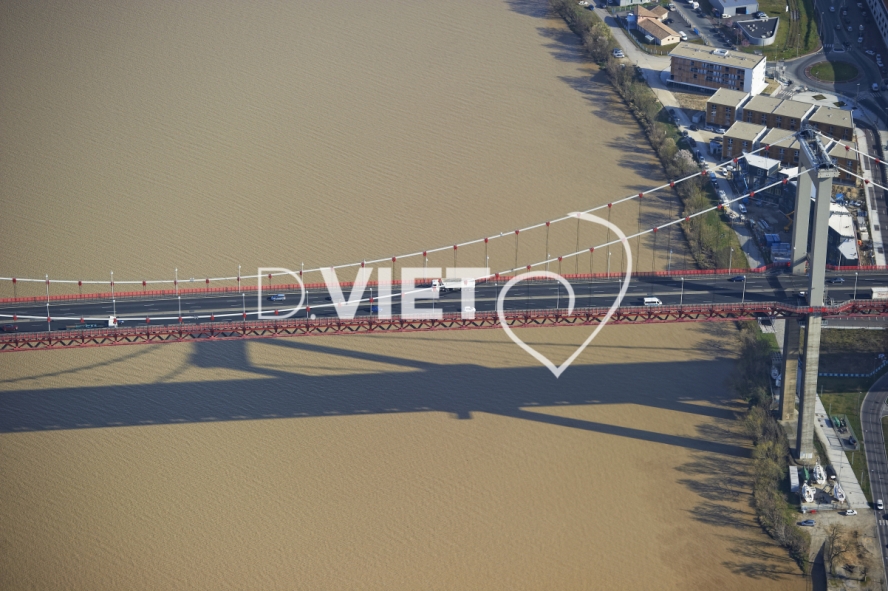 Photo Dominique VIET - pont de l' Aquitaine