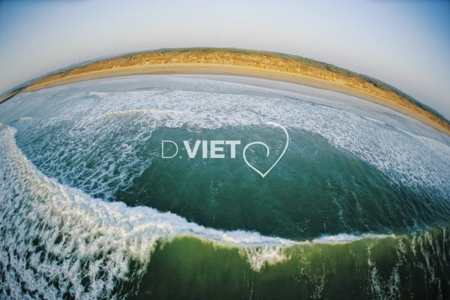 Photo Dominique VIET - Vague plage