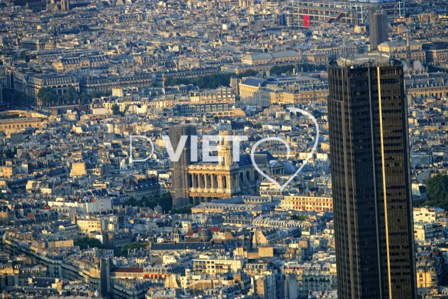 Photo Dominique VIET - Tour Montparnasse et chatelet