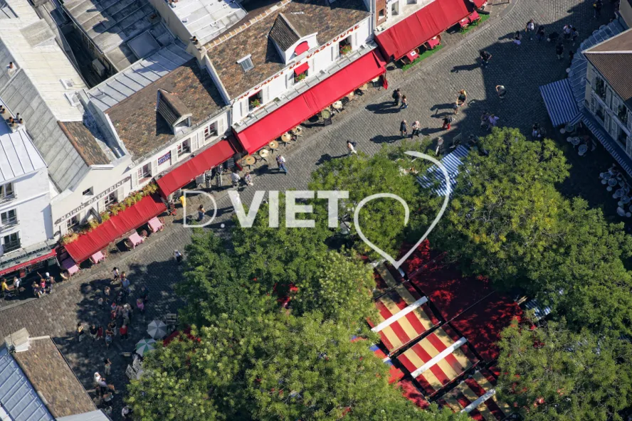 Photo Dominique VIET - Place du Tertre Mont martre
