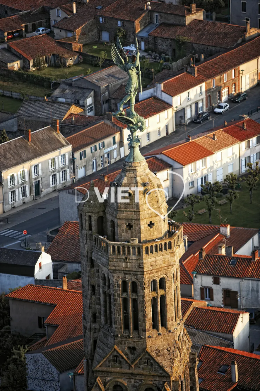 Photo Dominique VIET - Style: vendée