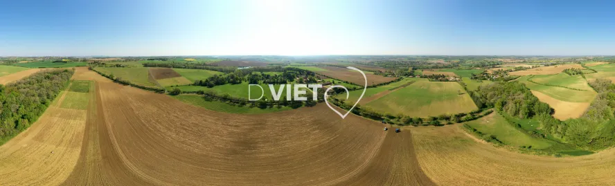 Photo Dominique VIET - Déchaumage préparation pour semis
