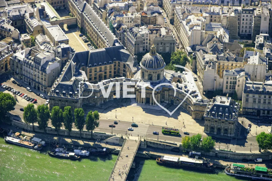 Photo Dominique VIET - L Institut de France