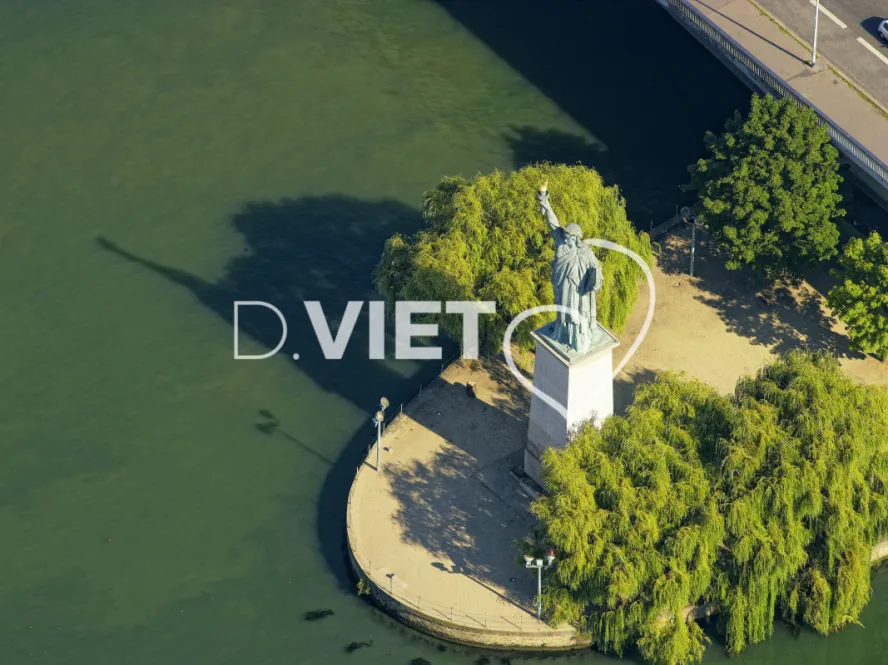 Photo Dominique VIET - Statue de la liberte Pont de Grenelle