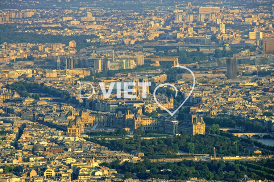 Photo Dominique VIET - perspective avec Notre Dame