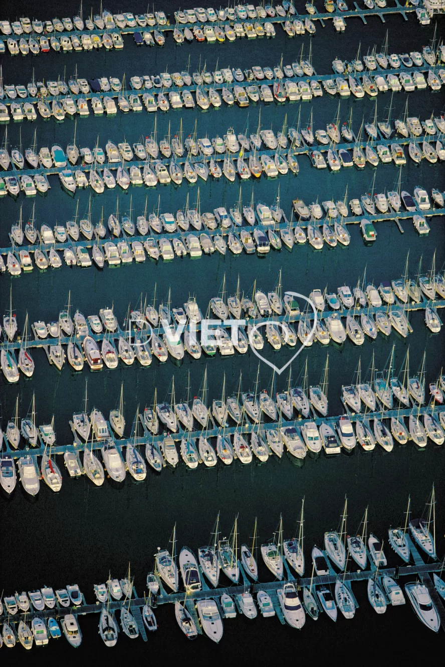 Photo Dominique VIET - port de plaisance voiliers
